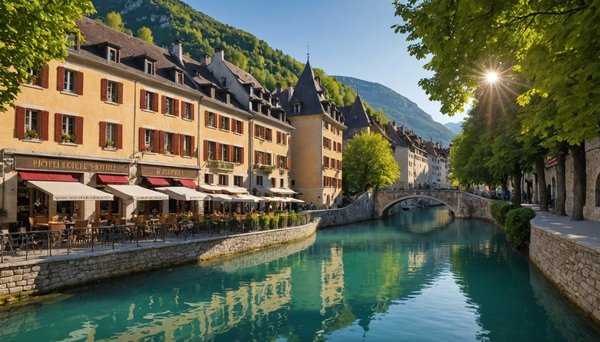 Comment choisir un hôtel charmant à Annecy pour un séjour entre nature et confort